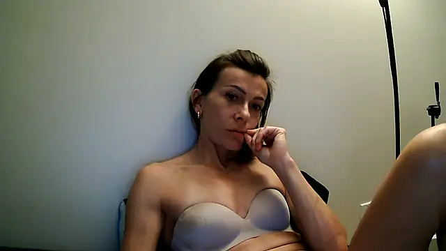 Snapshot of anechka1 chatting on 07-18-26, 01:10 anechka1 online show from 07-18-26, 01:10