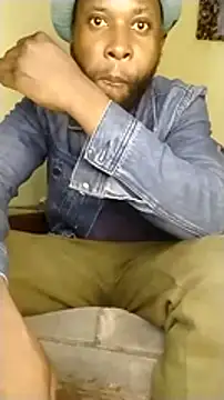 Snapshot of Stallion100 chatting on 12-17-24, 06:42 Stallion100 online show from 12-17-24, 06:42