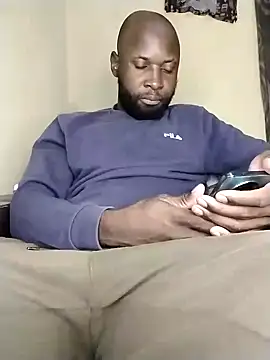 Snapshot of Stallion100 chatting on 12-18-24, 06:14 Stallion100 online show from 12-18-24, 06:14