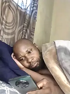 Snapshot of Stallion100 chatting on 12-19-24, 03:40 Stallion100 online show from 12-19-24, 03:40