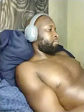 Snapshot of Stallion100 chatting on 12-22-24, 02:39 Stallion100 online show from 12-22-24, 02:39