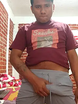 Snapshot of Cris_ale1218 chatting on 11-05-25, 05:07 Cris ale1218 online show from 11-05-25, 05:07