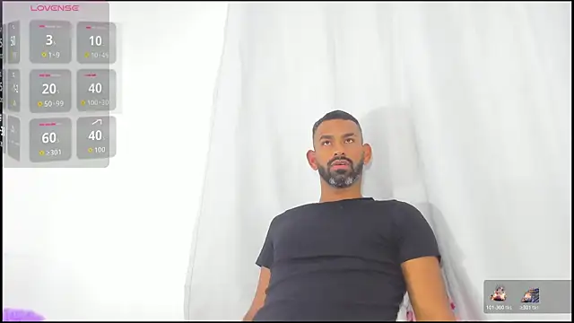 Snapshot of hole_davidd chatting on 12-21-25, 09:33 hole davidd online show from 12-21-25, 09:33