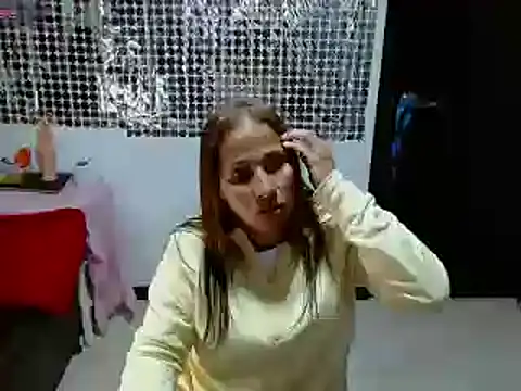 Snapshot of CaroMasha chatting on 02-12-25, 11:20 CaroMasha online show from 02-12-25, 11:20