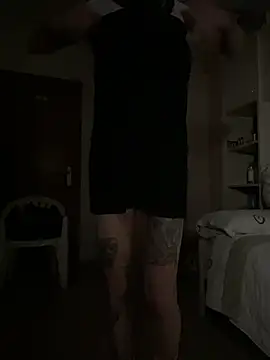 Snapshot of Kamaleonix chatting on 04-01-26, 08:39 Kamaleonix online show from 04-01-26, 08:39