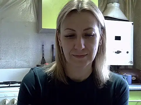 Snapshot of AshleyXHoney chatting on 10-23-25, 06:56 AshleyXHoney online show from 10-23-25, 06:56