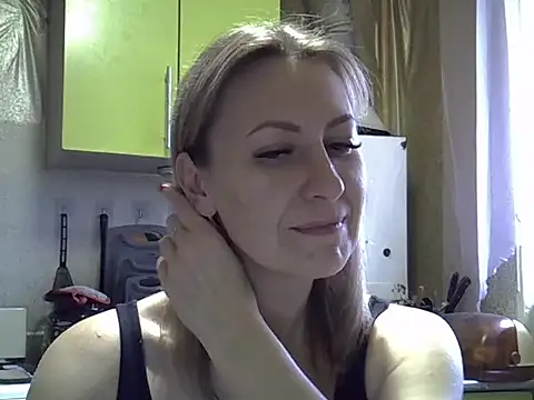 Snapshot of AshleyXHoney chatting on 12-04-25, 07:17 AshleyXHoney online show from 12-04-25, 07:17