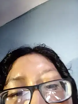 Snapshot of ladygmusic chatting on 10-17-25, 12:25 ladygmusic online show from 10-17-25, 12:25