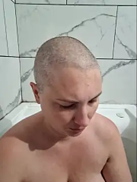 MilfyMrsRobinson online show from 04-29-26, 11:22