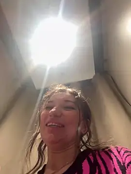 Snapshot of MooonReal chatting on 03-01-26, 05:42 MooonReal online show from 03-01-26, 05:42