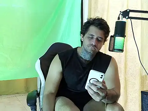 aronmiller404 online show from 07-15-26, 02:00