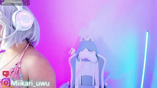 Snapshot of Ahri_Elderwood chatting on 03-10-26, 04:50 Ahri Elderwood online show from 03-10-26, 04:50