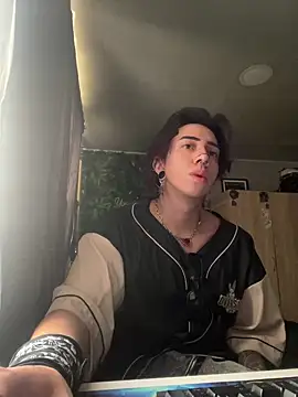 Snapshot of Yogurdebrownie69 chatting on 02-14-25, 01:51 Yogurdebrownie69 online show from 02-14-25, 01:51