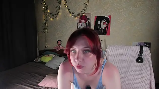 Snapshot of Love_is_Lola chatting on 06-18-26, 09:14 Love is Lola online show from 06-18-26, 09:14