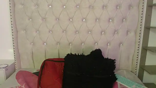 Abril Squirt online show from 11-16-25, 04:40