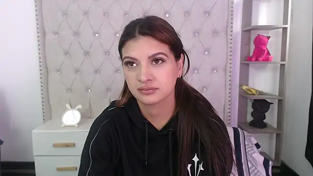 Abril Squirt online show from 04-15-26, 03:41