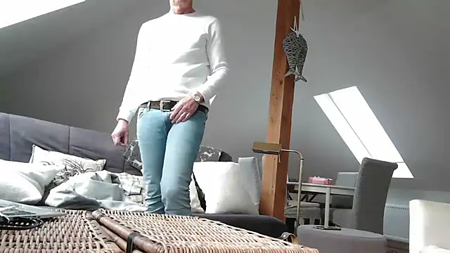 Snapshot of maxmueller321 chatting on 04-16-26, 07:42 maxmueller321 online show from 04-16-26, 07:42