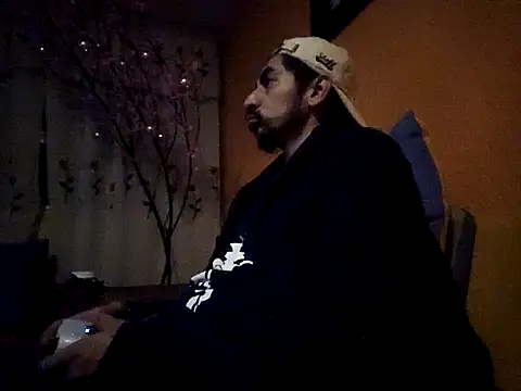 Snapshot of Angel_Coronel chatting on 01-12-25, 12:49 Angel Coronel online show from 01-12-25, 12:49