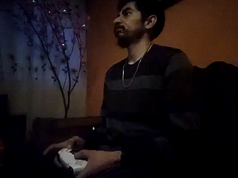 Snapshot of Angel_Coronel chatting on 01-16-25, 12:34 Angel Coronel online show from 01-16-25, 12:34