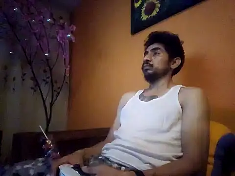 Snapshot of Angel_Coronel chatting on 01-18-25, 06:45 Angel Coronel online show from 01-18-25, 06:45