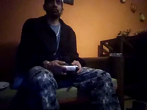 Snapshot of Angel_Coronel chatting on 01-21-25, 04:43 Angel Coronel online show from 01-21-25, 04:43