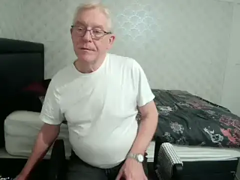 Snapshot of shaun63m chatting on 02-09-25, 02:28 shaun63m online show from 02-09-25, 02:28