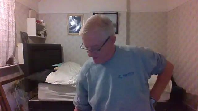 Snapshot of shaun63m chatting on 11-29-25, 01:30 shaun63m online show from 11-29-25, 01:30