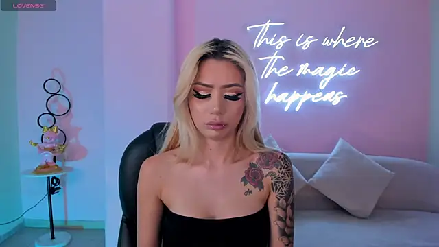 HannaConnor  online show from 02-12-25, 09:11