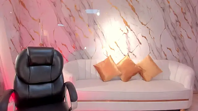 HannaConnor  online show from 02-18-25, 10:25