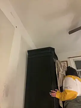 Snapshot of holyeroticss chatting on 01-16-25, 11:48 holyeroticss online show from 01-16-25, 11:48