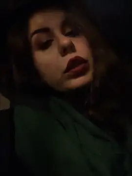 Snapshot of holyeroticss chatting on 01-25-25, 12:06 holyeroticss online show from 01-25-25, 12:06