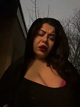 Snapshot of holyeroticss chatting on 02-16-25, 05:15 holyeroticss online show from 02-16-25, 05:15