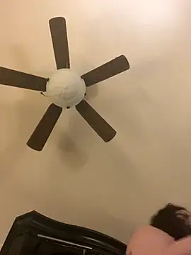 Snapshot of holyeroticss chatting on 10-08-25, 02:53 holyeroticss online show from 10-08-25, 02:53