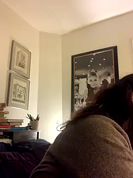 Snapshot of holyeroticss chatting on 10-25-25, 02:08 holyeroticss online show from 10-25-25, 02:08