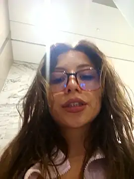 Snapshot of mmmVirginia chatting on 12-17-25, 07:53 mmmVirginia online show from 12-17-25, 07:53