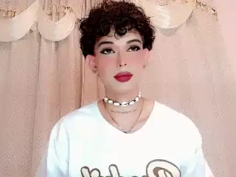 Snapshot of Marian_LV chatting on 12-16-25, 01:32 Marian LV online show from 12-16-25, 01:32