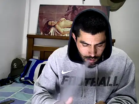 Snapshot of hideonbush051 chatting on 10-11-25, 09:46 hideonbush051 online show from 10-11-25, 09:46