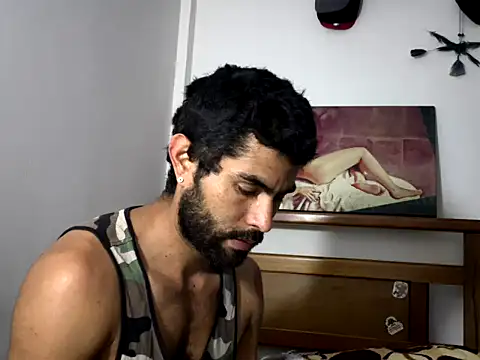 Snapshot of hideonbush051 chatting on 11-29-25, 01:14 hideonbush051 online show from 11-29-25, 01:14