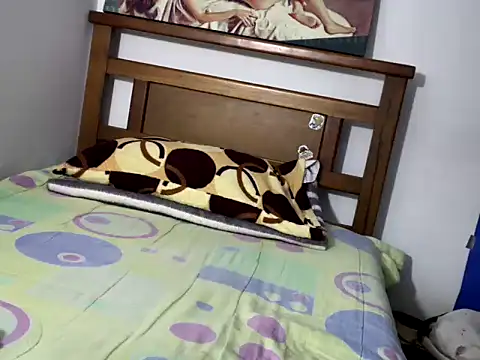 Snapshot of hideonbush051 chatting on 12-01-25, 04:34 hideonbush051 online show from 12-01-25, 04:34