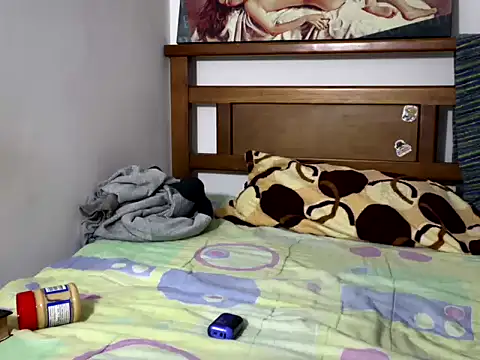 Snapshot of hideonbush051 chatting on 12-03-25, 01:31 hideonbush051 online show from 12-03-25, 01:31