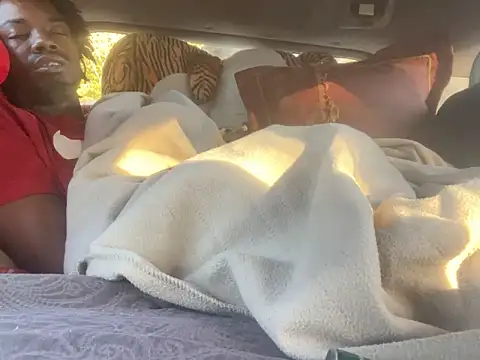 Snapshot of SlimeCrownzOut5 chatting on 10-22-25, 01:55 SlimeCrownzOut5 online show from 10-22-25, 01:55