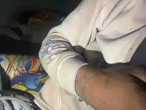 Snapshot of SlimeCrownzOut5 chatting on 11-05-25, 12:16 SlimeCrownzOut5 online show from 11-05-25, 12:16