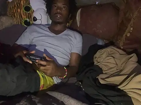 Snapshot of SlimeCrownzOut5 chatting on 11-13-25, 05:17 SlimeCrownzOut5 online show from 11-13-25, 05:17