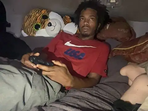 Snapshot of SlimeCrownzOut5 chatting on 11-23-25, 05:07 SlimeCrownzOut5 online show from 11-23-25, 05:07