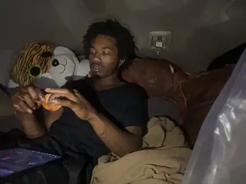 Snapshot of SlimeCrownzOut5 chatting on 11-27-25, 01:18 SlimeCrownzOut5 online show from 11-27-25, 01:18