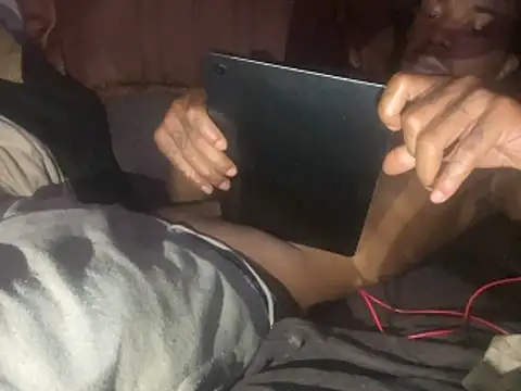 SlimeCrownzOut5 online show from 04-15-26, 09:16