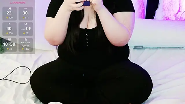 Snapshot of Kara-Nuna chatting on 06-27-26, 12:26 Kara-Nuna online show from 06-27-26, 12:26