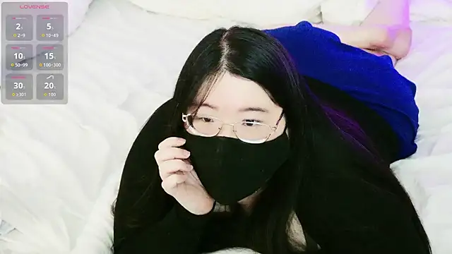 Snapshot of Kara-Nuna chatting on 08-01-26, 01:38 Kara-Nuna online show from 08-01-26, 01:38