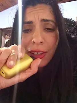 Snapshot of Chicavixy chatting on 09-27-25, 04:28 Chicavixy online show from 09-27-25, 04:28