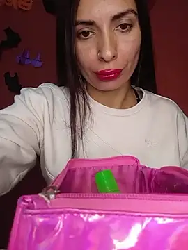 Snapshot of Chicavixy chatting on 11-08-25, 01:06 Chicavixy online show from 11-08-25, 01:06